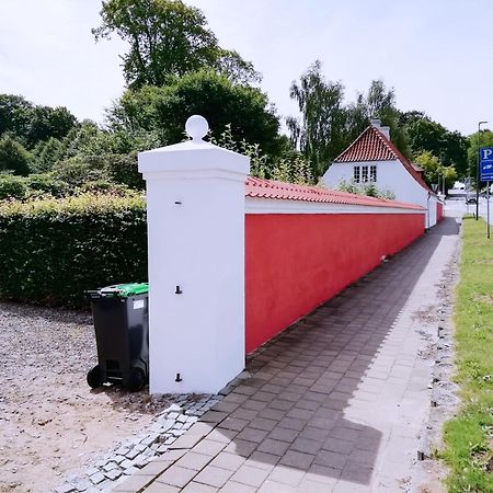 Den Gamle Kro Ved Gram Slot Kültér fotó