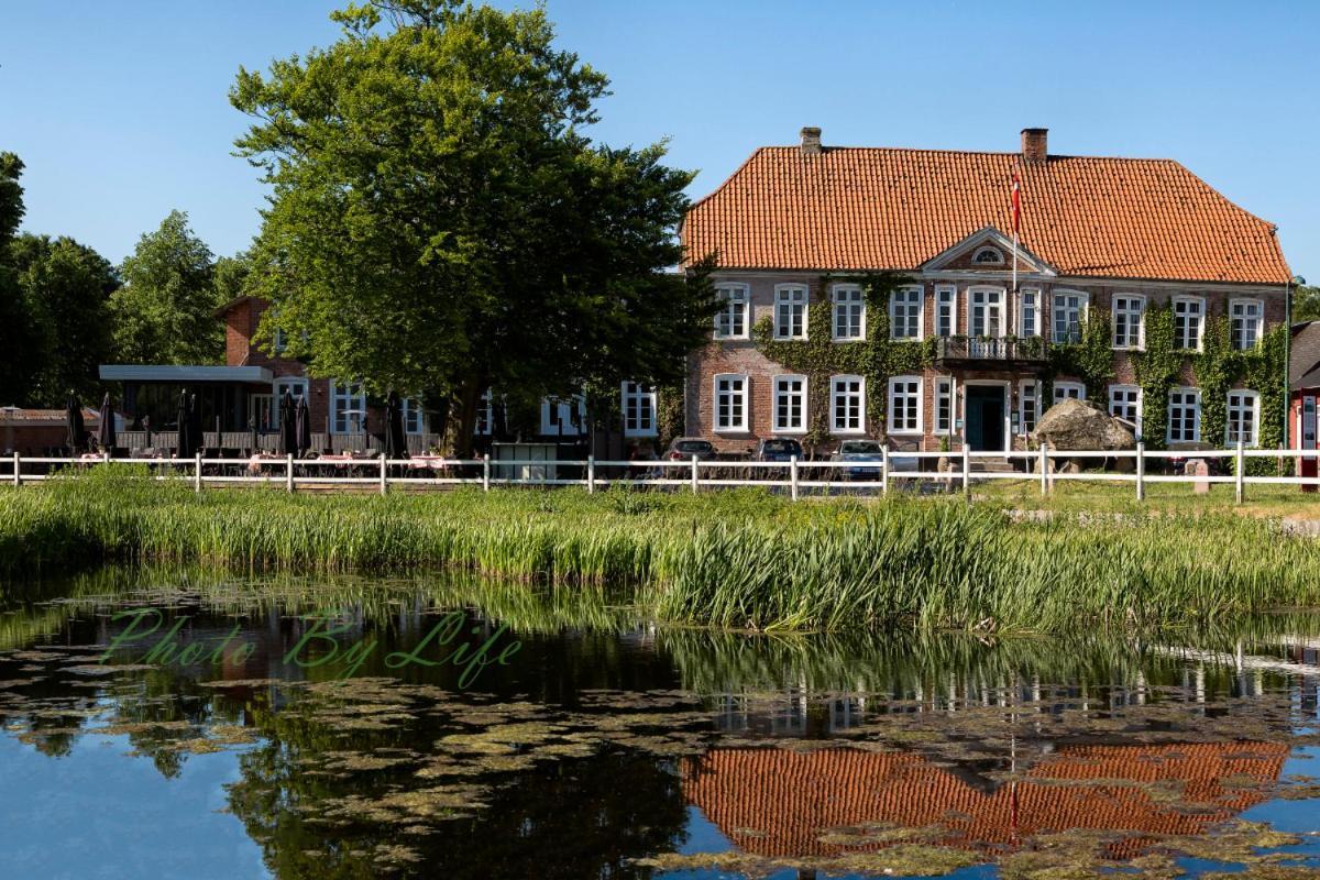 Den Gamle Kro Ved Gram Slot Kültér fotó
